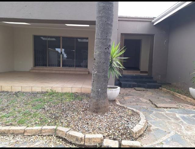 3 BEDROOM HOUSE FOR SALE IN ROOSEVELT PARK